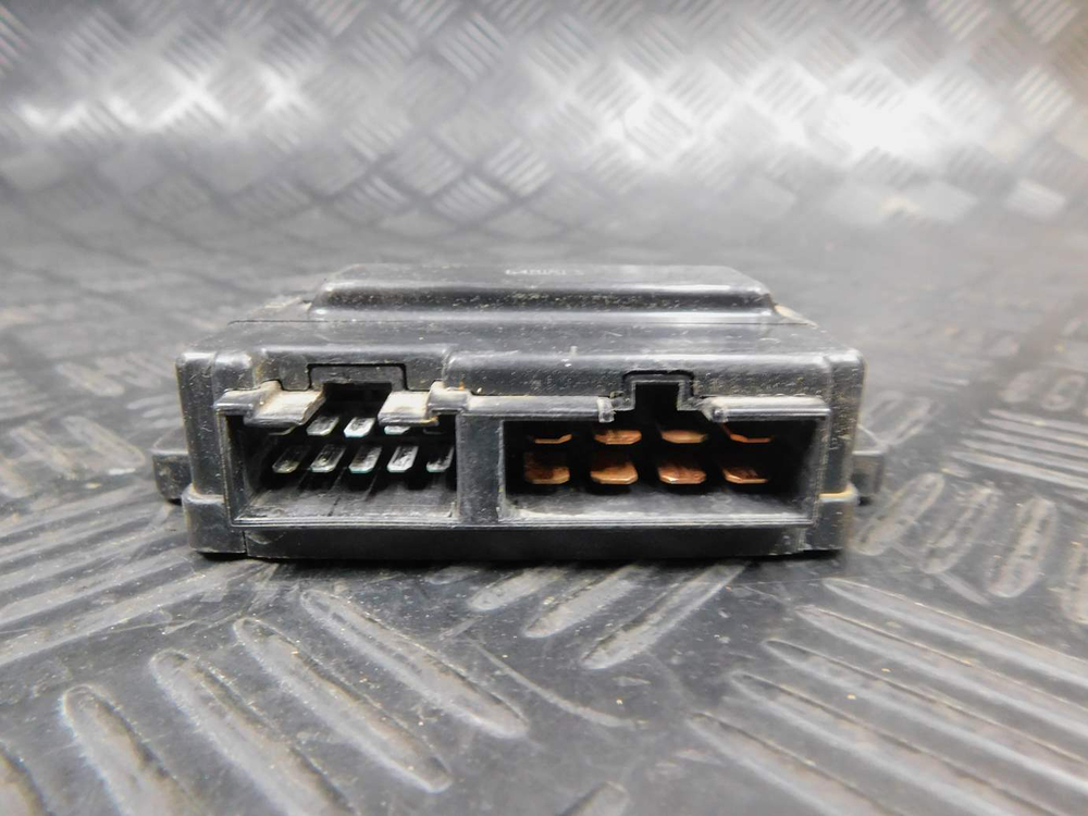 Блок предохранителей Kawasaki ZZR 400 98 052997