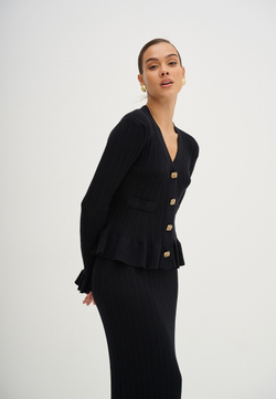 Костюм трикотажный с юбкой черного цвета