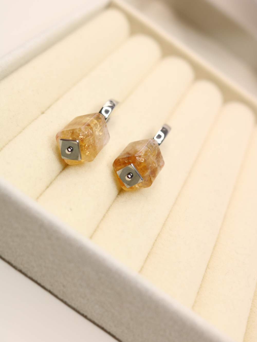 Серьги бижутерия с цитрином "Цитриновая грань"