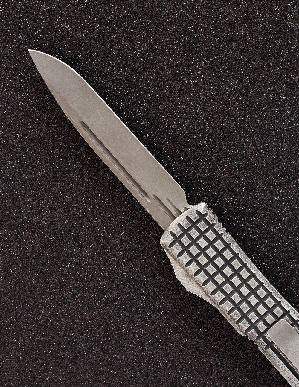 Автоматический складной нож SteelBro Ultratech S/E Delta Frag Cerakote Metal Black VG-10 121D-10BKSTCS (черный-металлик)