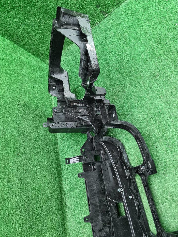 Телевизор Lixiang L9 (2022-н.в.)