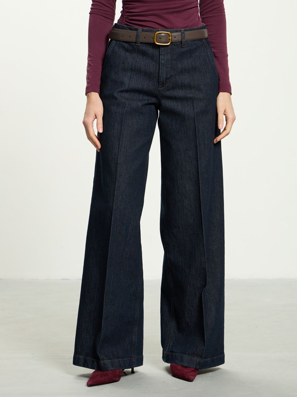 Джинсы синие со стрелкой