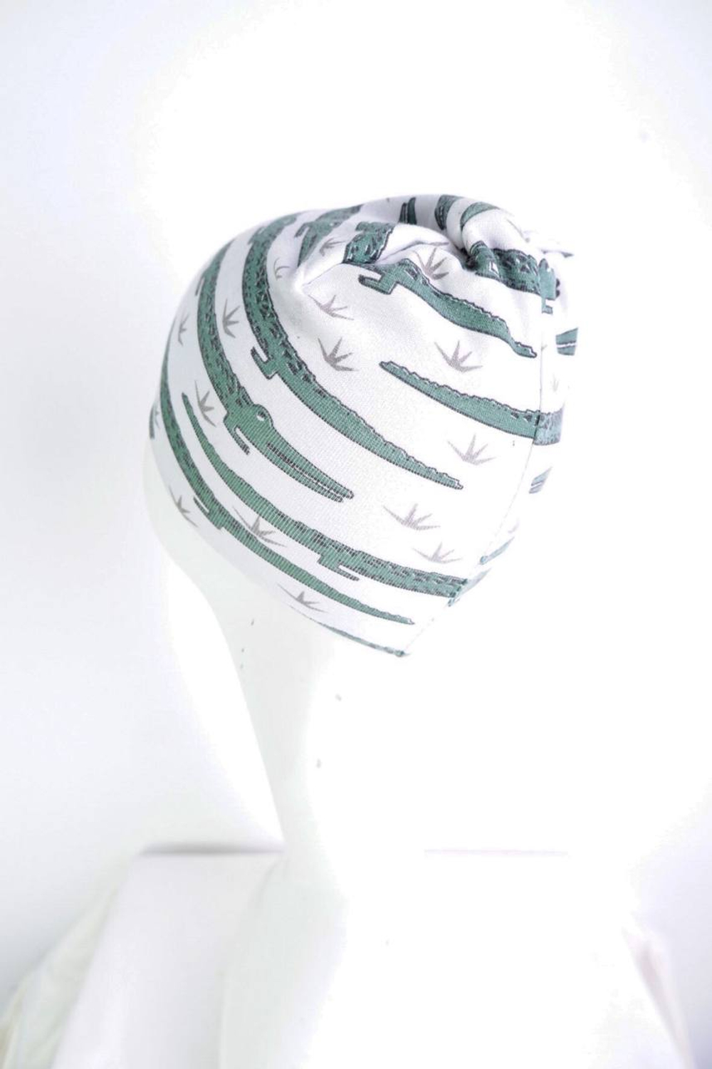 Шапка с принтом