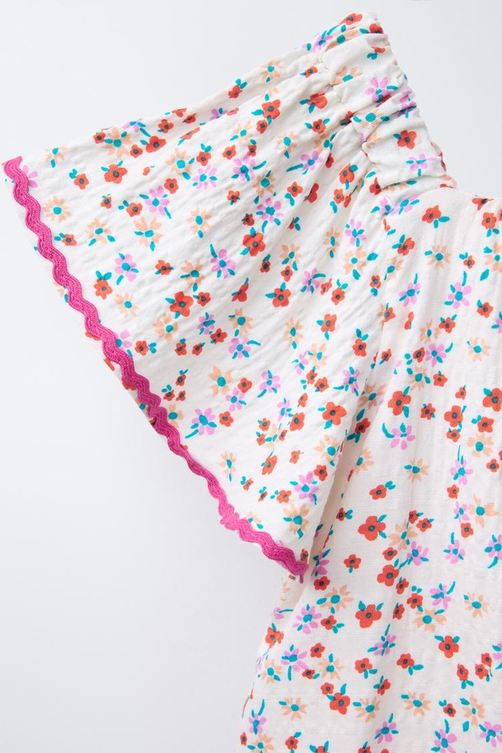 ZARA ПЛАТЬЕ С ЦВЕТОЧНЫМ ПРИНТОМ, ЭКРЮ