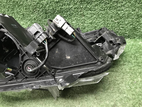 Битая Фара левая Toyota Rav 4 CA40 (2015-2019) LED