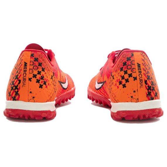 Кроссовки NIKE Zoom Vapor 15 Academy - это модные кроссовки для мужчин