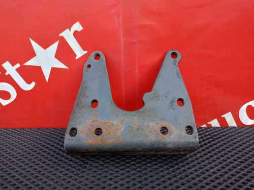 Кронштейн передней пневморессоры