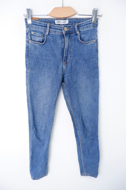 Джинсы Zara узкие 42 размер