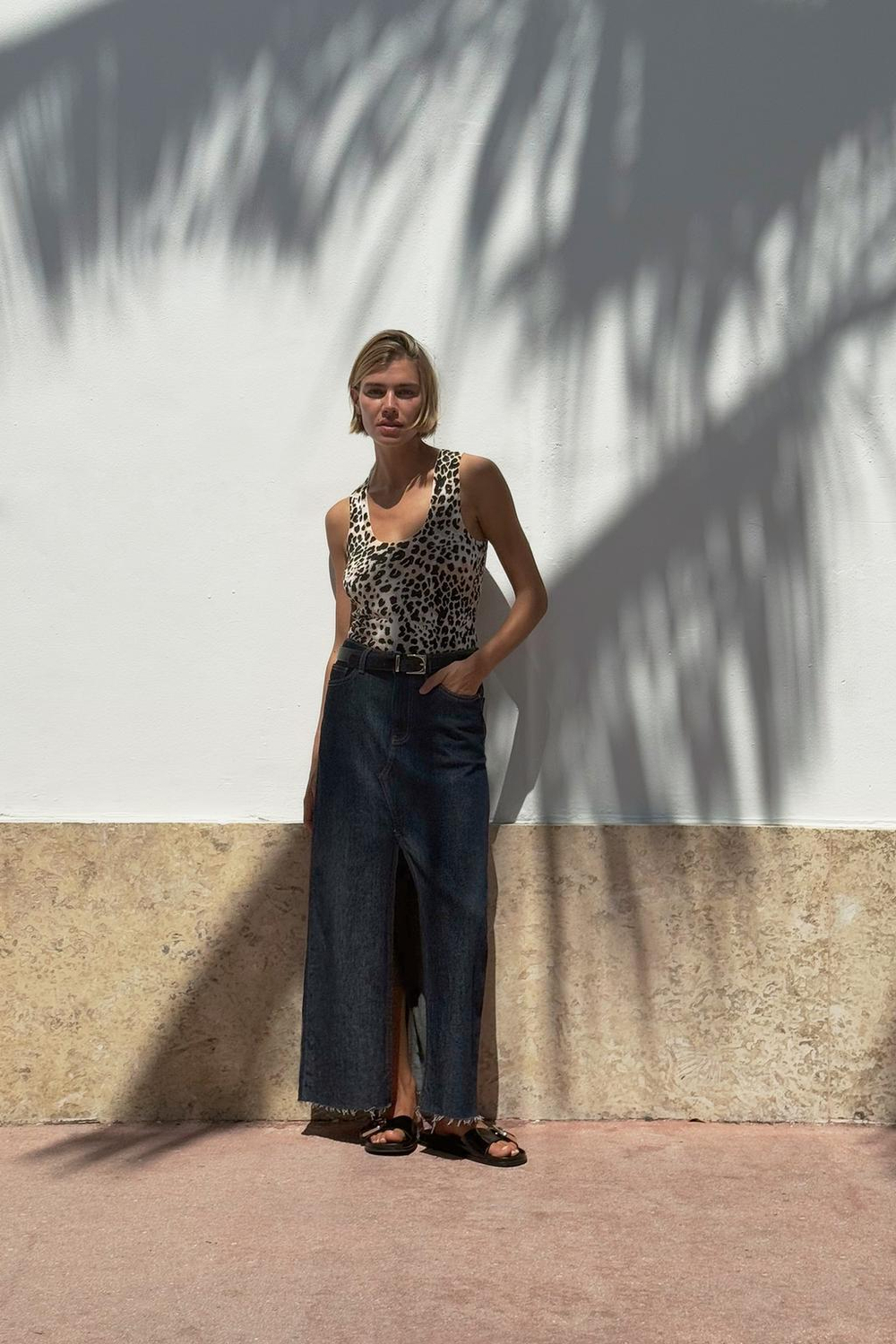 ZARA БАЗОВЫЙ ОДНОТОННЫЙ ТРИКОТАЖНЫЙ ТОП, ЛЕОПАРДОВЫЙ