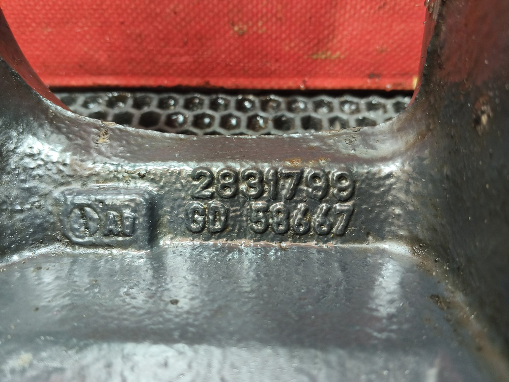 Кронштейн передней рессоры правый 2019г.