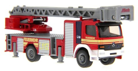 Модель пожарной машины Siku с лестницей, 1:87