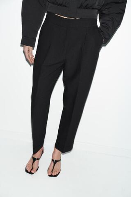 ZARA БРЮКИ С ЗАЩИПАМИ И ОТВОРОТАМИ СНИЗУ, ЧЕРНЫЙ