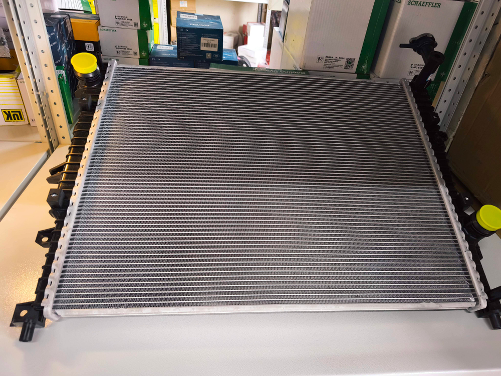 Радиатор Hongqi H5