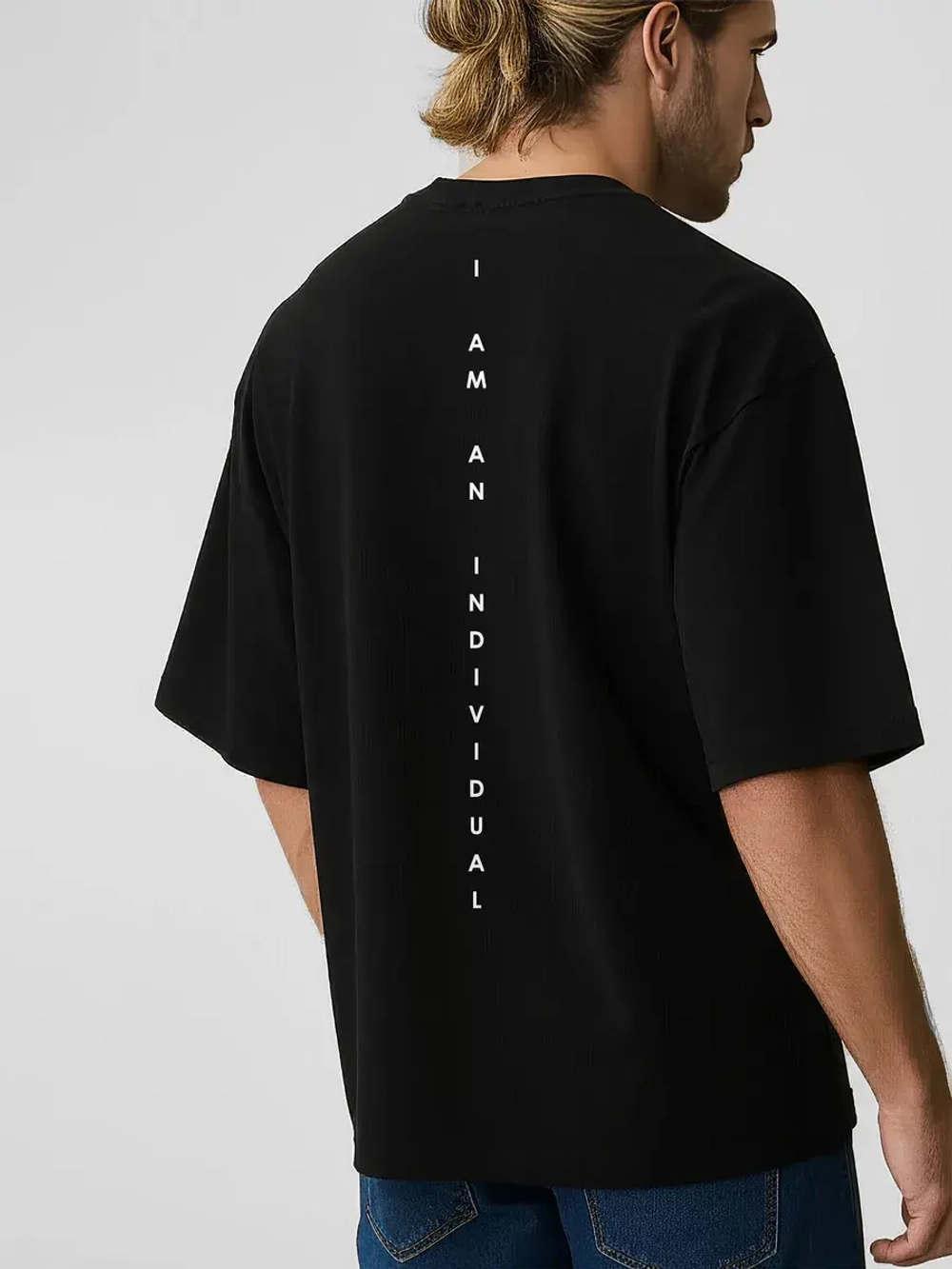 Футболка черная оверсайз с принтом на спине