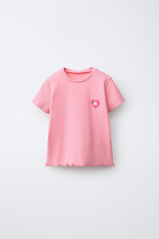 ZARA ФУТБОЛКА В РУБЧИК С НАШИВКОЙ, КОРАЛЛОВЫЙ