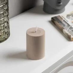 Светодиодная свеча бежевая 7×13×7 см., пластик, батарейки ААх2, Luazon Lighting (9907599)