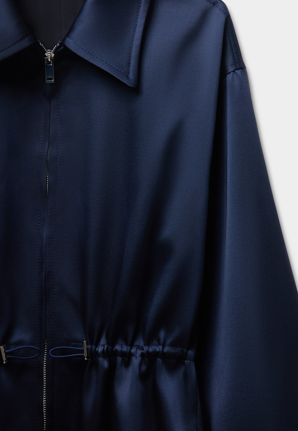 Куртка полуприлегающего силуэта из сатина