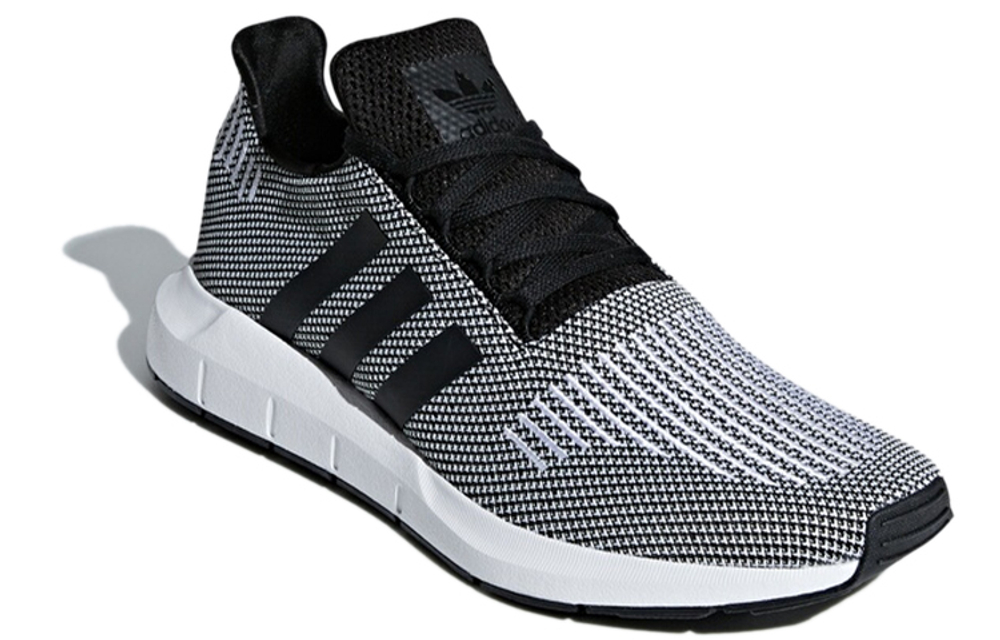 Кроссовки Adidas Originals Swift Run