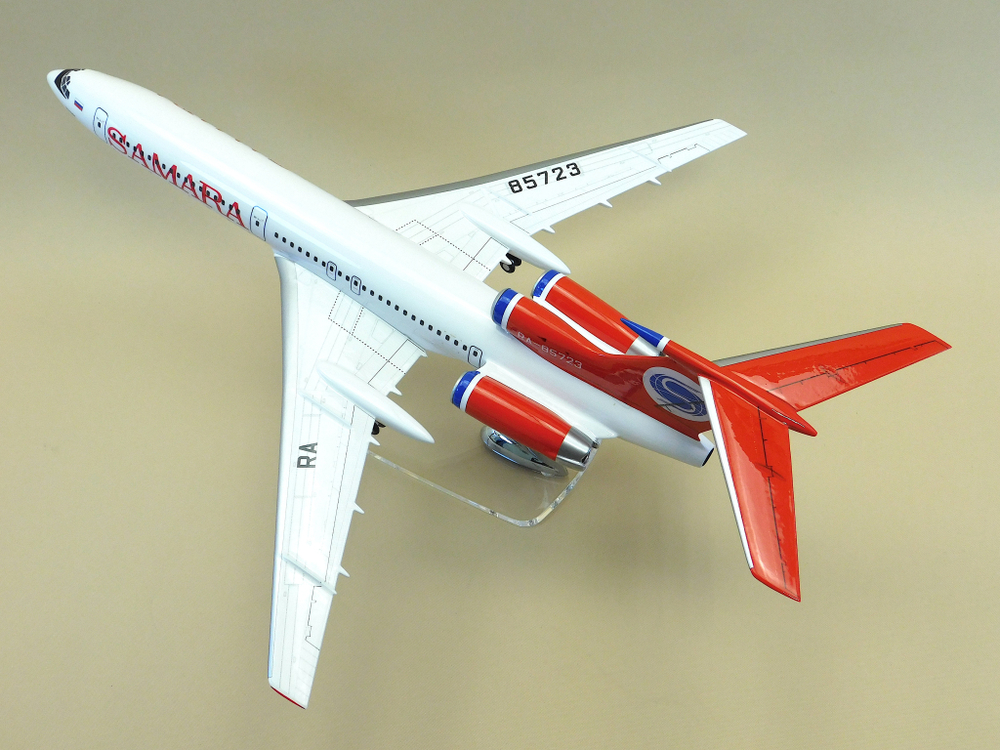 Модель самолета Ту-154М (М1:100, Самара) с шасси