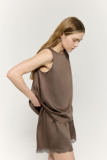 Шорты с кружевом