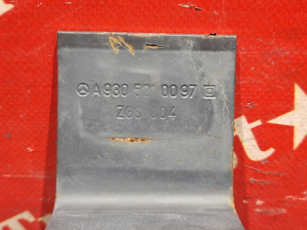 Кронштейн крыла заднего 2018г.