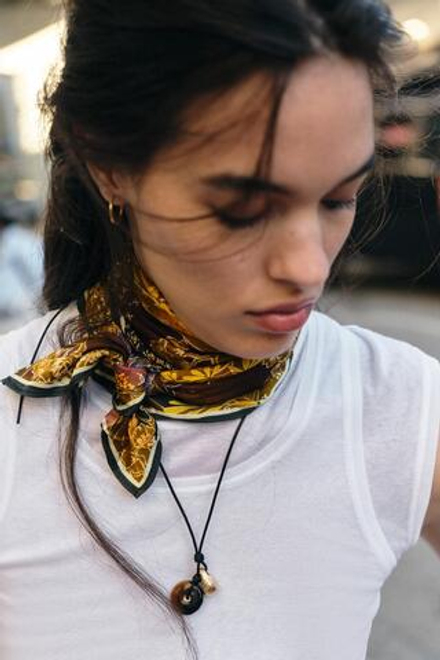 ZARA ПЛАТОК ИЗ ВИСКОЗЫ С ЦВЕТОЧНЫМ ПРИНТОМ, ОЛИВКОВЫЙ