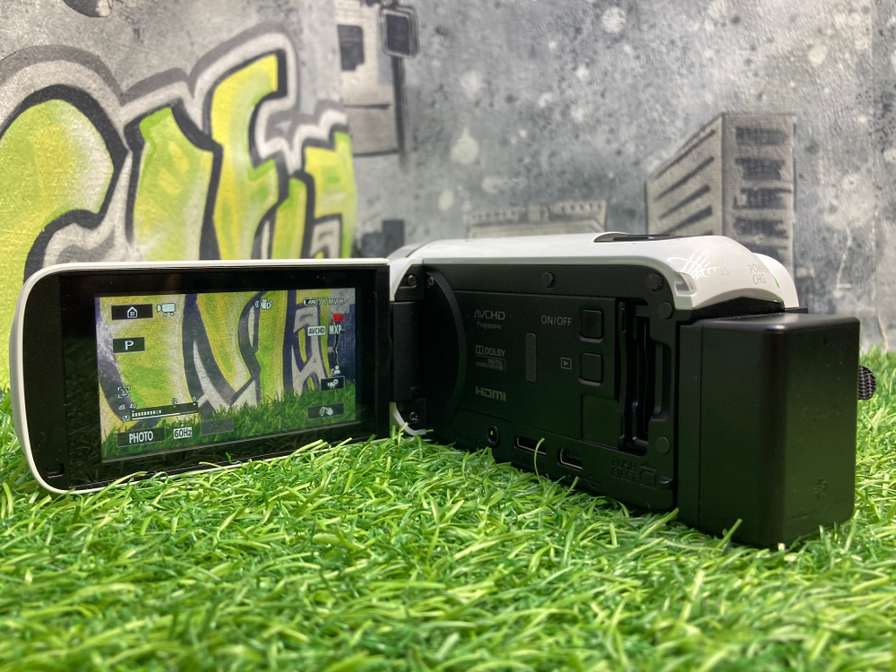 Canon Legria HF R606