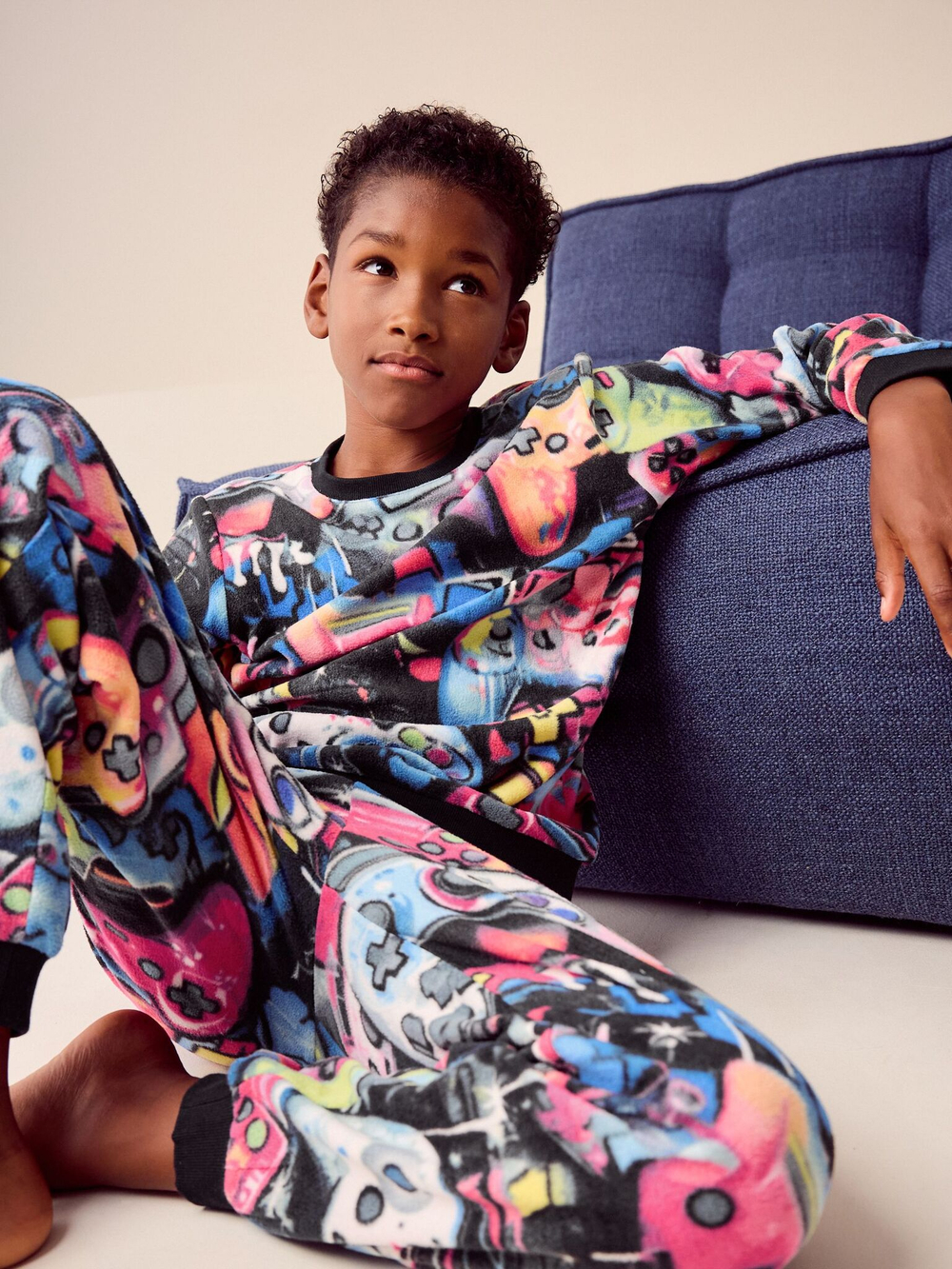 Пижама флисовая для мальчика Next B88-710, Черный, Желтый, Красный