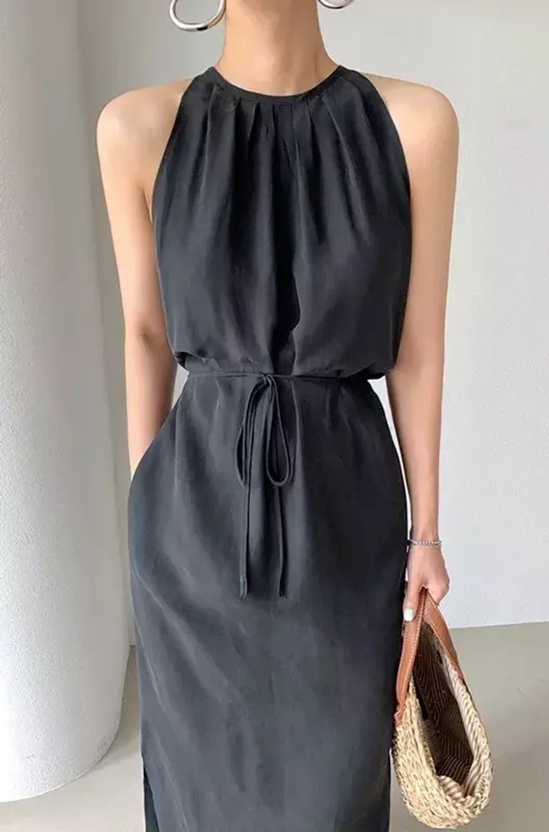 Платье с поясом «LOJI»