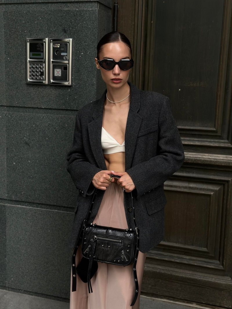JENNIFER черная