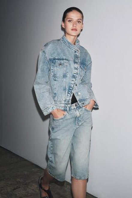 ZARA ДЖИНСОВАЯ КУРТКА-КОСУХА ZW COLLECTION, ЛИНЯЛЫЙ СИНИЙ