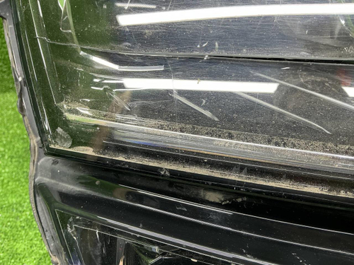 Битая Фара правая Skoda Karoq (2017-2021) LED