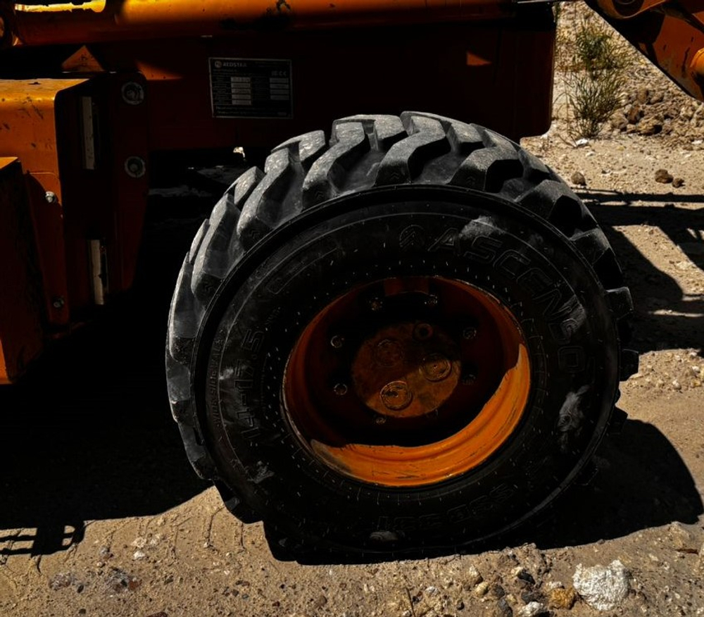 REDSTAR T17* Экскаватор-погрузчик T17,5/24 (Дизельный, 4,8 л, 102 л.с., АТ)