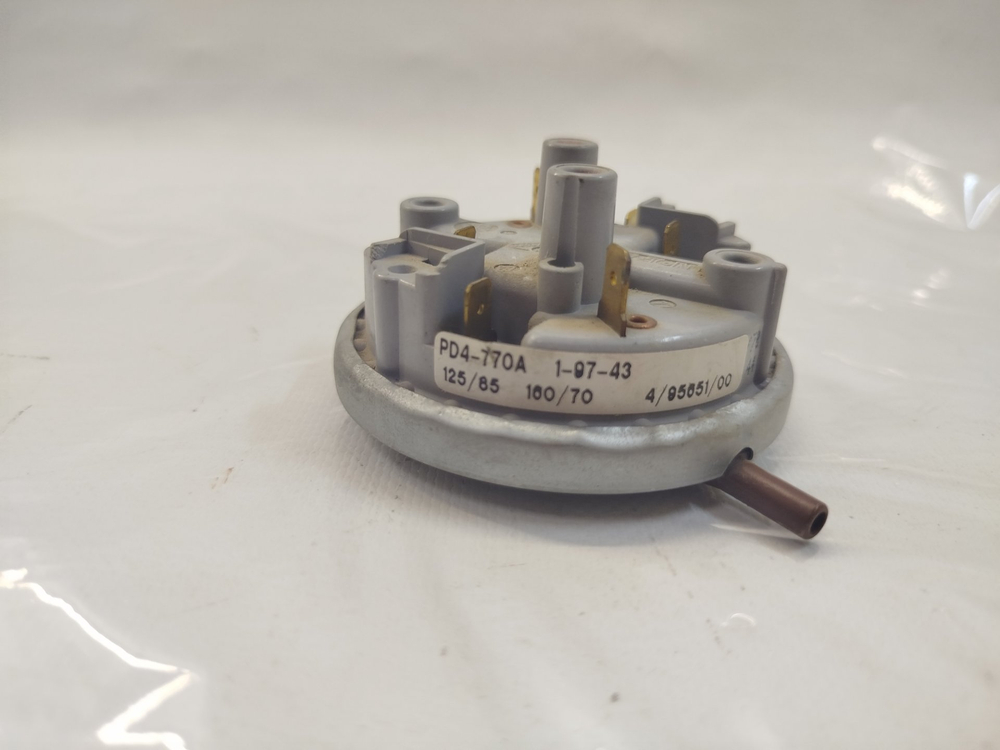499 Датчик уровня воды (Прессостат) для стиральной машины Indesit Ariston PD4-770A 125/85 160/70 б/у