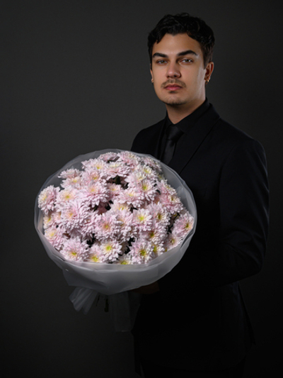 Моно букет из 11 цветных хризантем