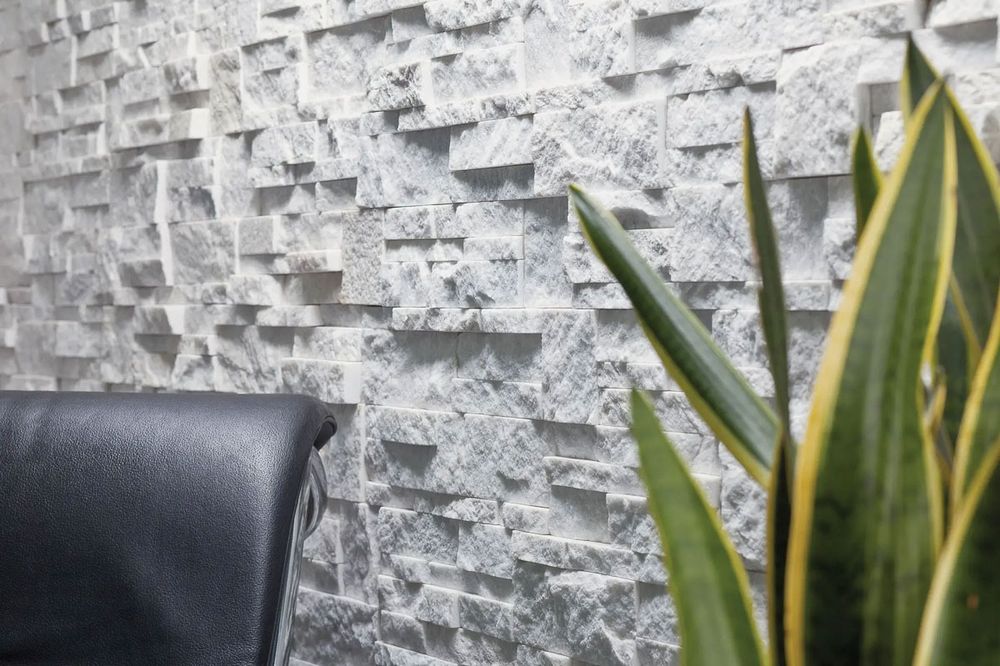 Натуральный камень Кварцит белый Pharaon 180x350x10-20 Модерн