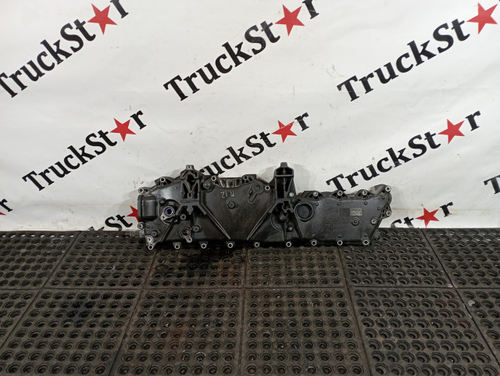 Крышка масляного радиатора в сборе