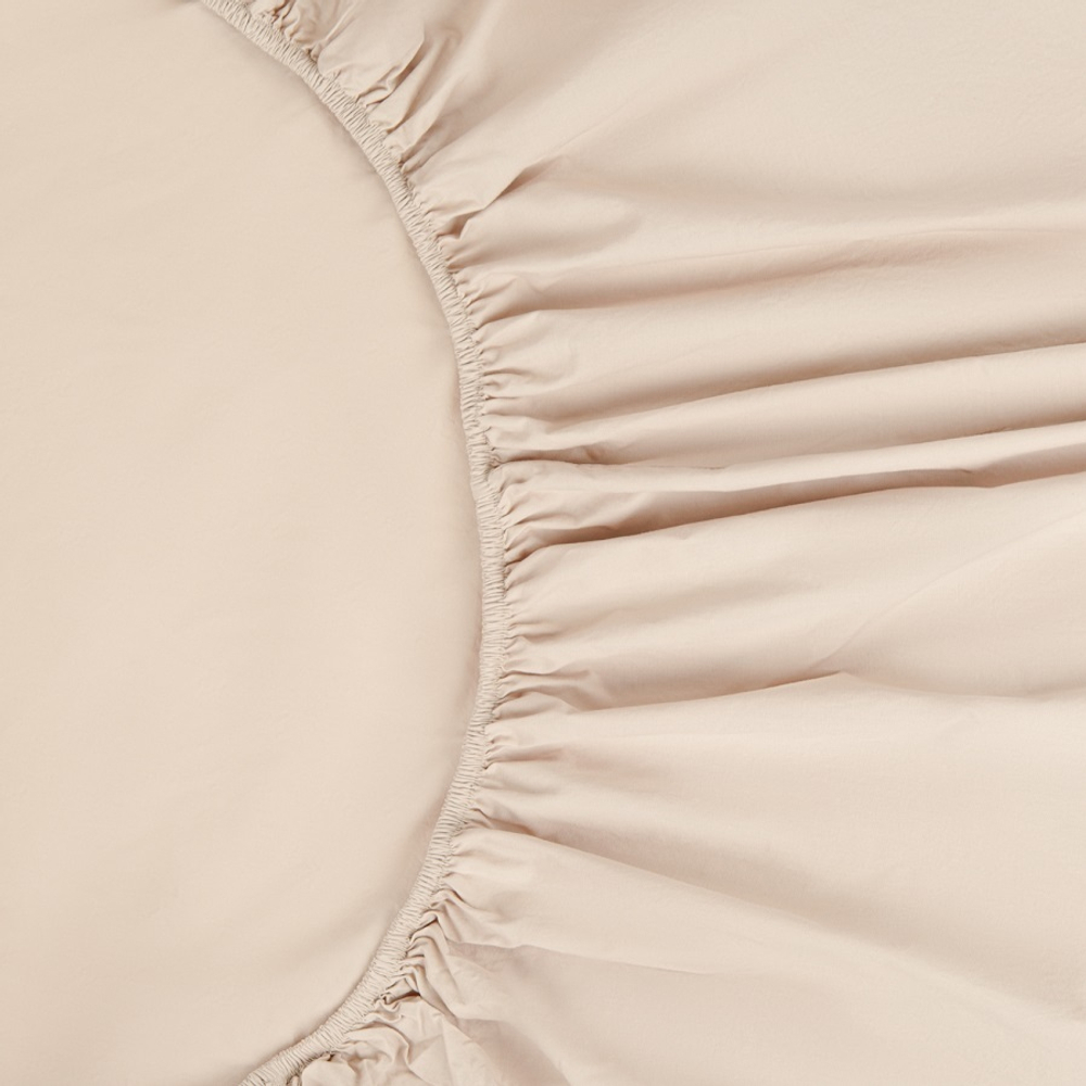 Простыня на резинке бежевого цвета из органического стираного хлопка из коллекции essential, 180х200 см