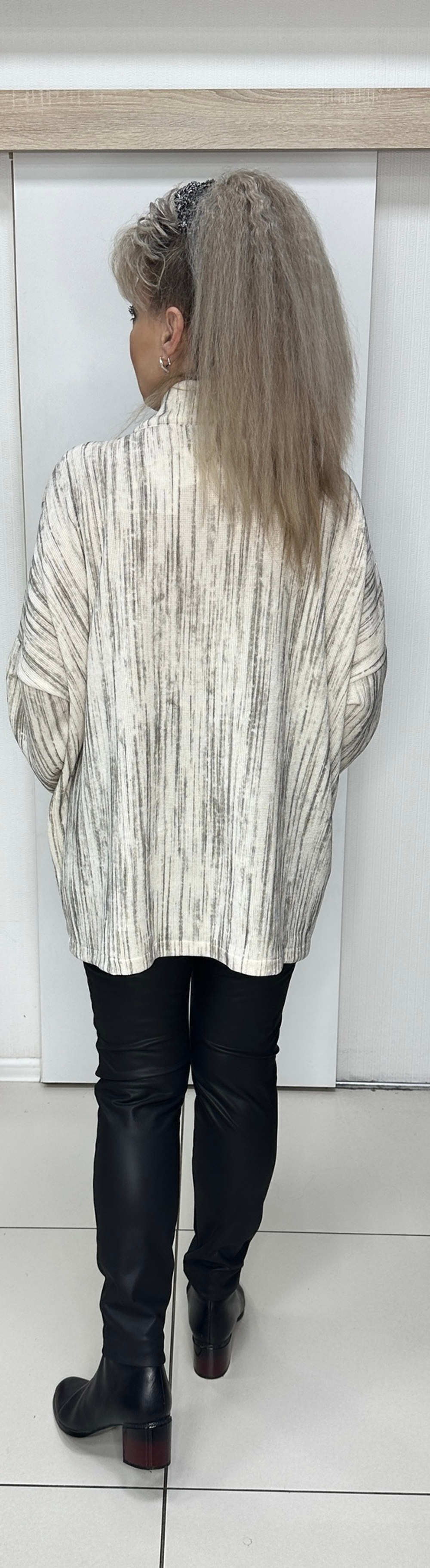 Светлый жакет из микро-вельвета