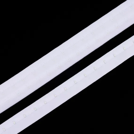 Крючки на ленте двухрядные белые