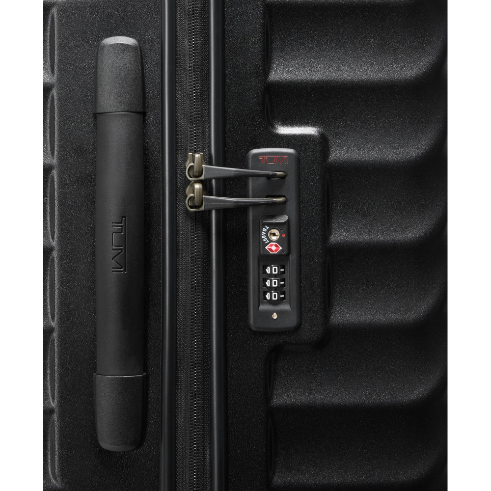 Чемодан большой Worldwide/Black Texture