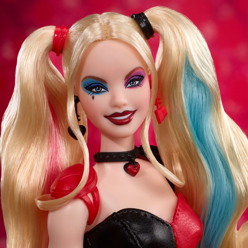 Коллекционная кукла Barbie Signature - Harley Quinn DC Batman HRM84