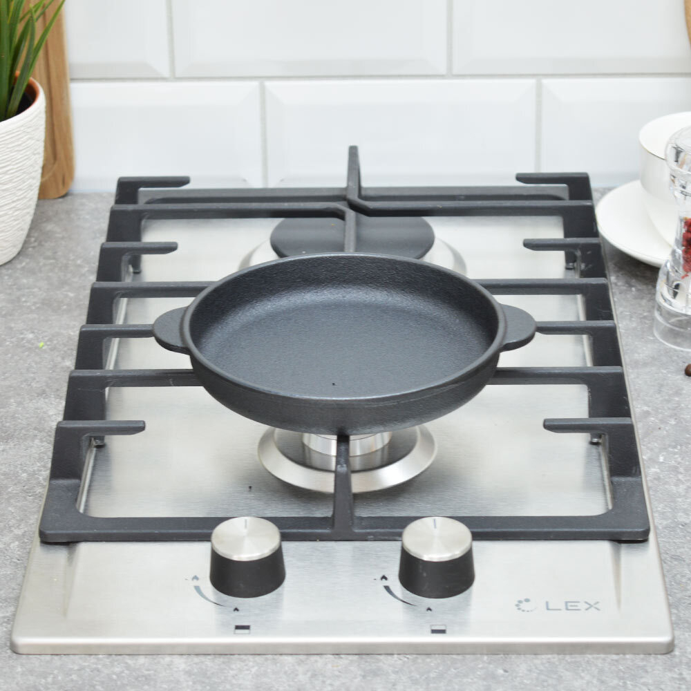 Сковорода 16см чугунная порционная с 2 ручками на подставке, тм MY REAL IRON COOK