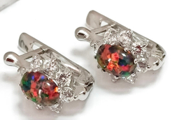 Ювелирные серьги из серебра с опалом