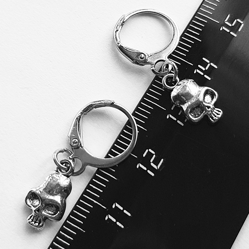 Серьги-кольца с подвеской "Череп" по серебро. 1 пара.