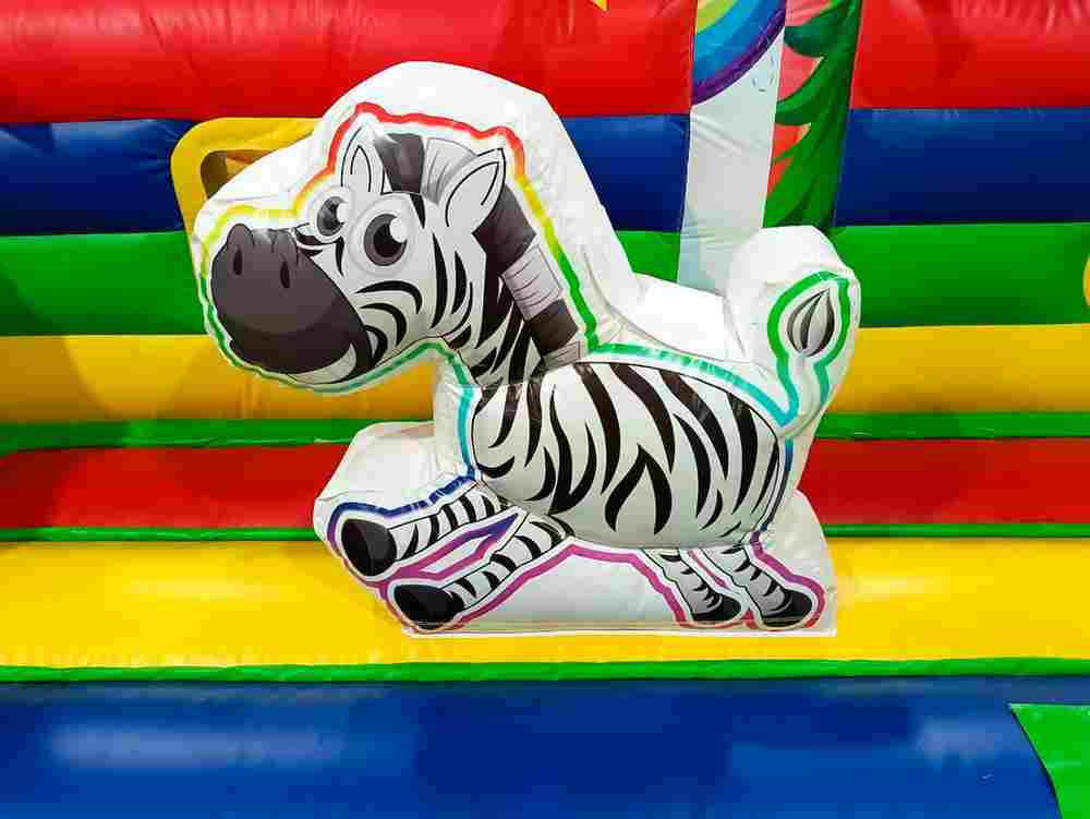 Коммерческий надувной батут "Зверята на радуге" 8х6х2,8