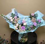 Букет с диантусами «Venera»