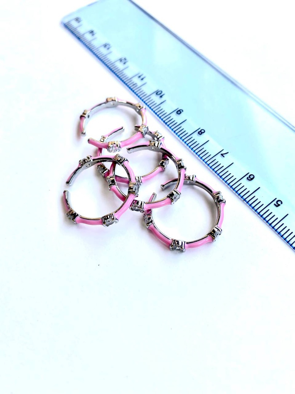 21170-рр Кольцо с эмалью и 5 стразами розовое, родий