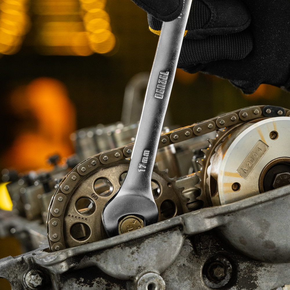 Ключ комбинированный трещоточный, 17 мм, CrV, матовый хром Denzel