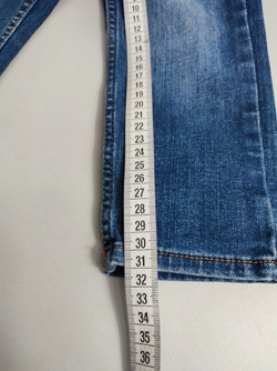 Джинсы повседневные на 2-3 года